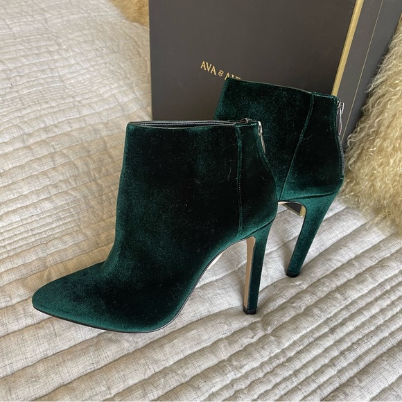 Emerald Green Stiletto Ankle Booties - Picture 4 of 9